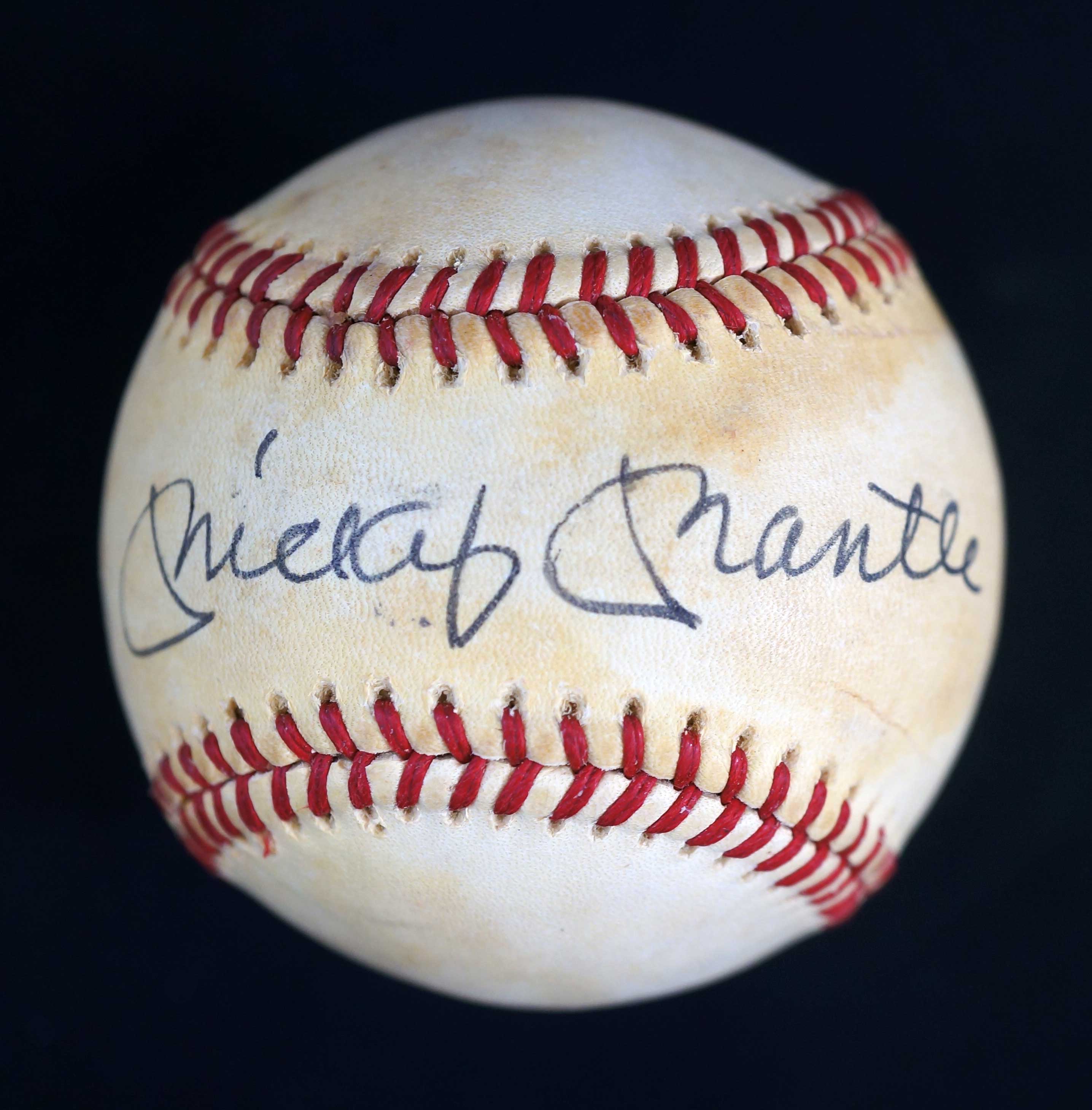 Lot 294 Mickey Mantle Single Signed Baseball with COA