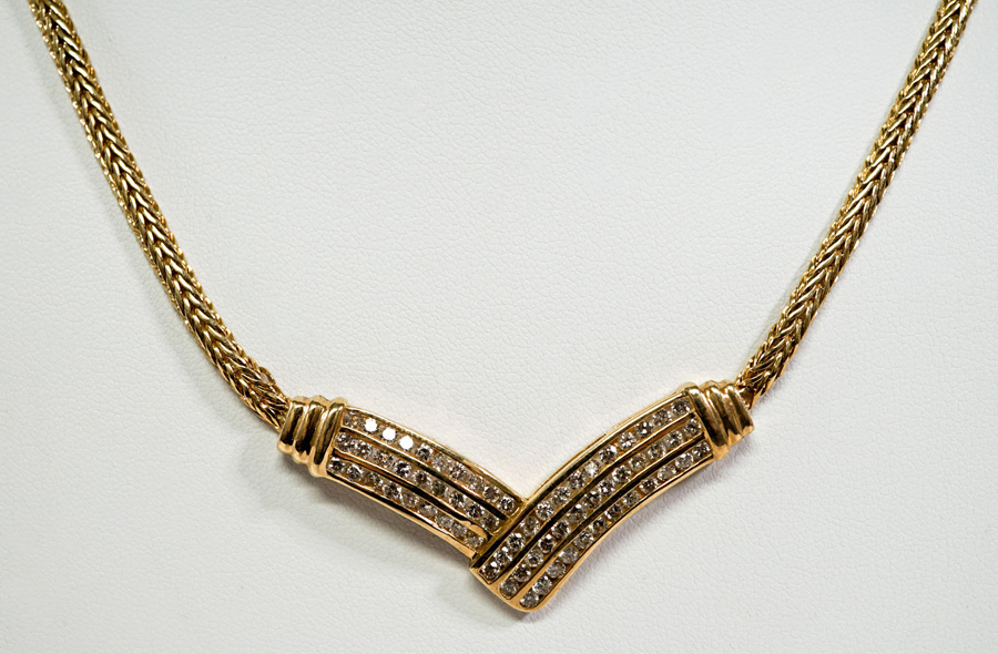 Ladies 14k Gold & Diamond Necklace